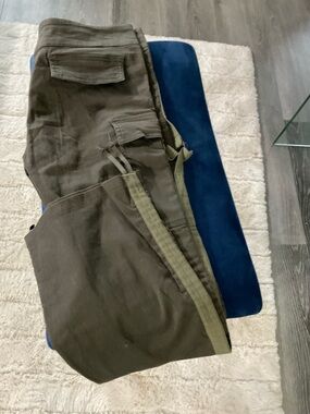 bebe Olive Cargo Pants with Side Pockets